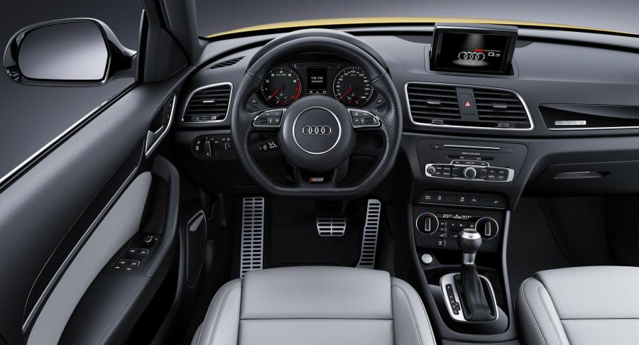 Торпедо Audi Q3 2.0 TFSI Quattro S-Line Competition (8U) 2016 года  (WW) (фото 20 из 20)
